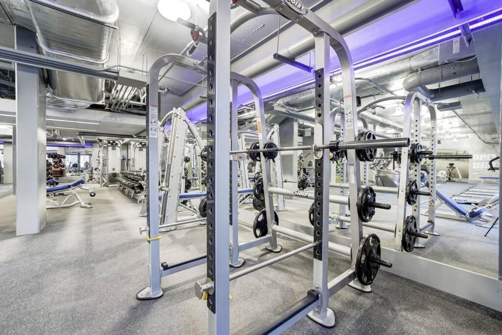 ארלינגטון Awesome 1 Bedroom Apt + Den At Crystal City With Gym מראה חיצוני תמונה