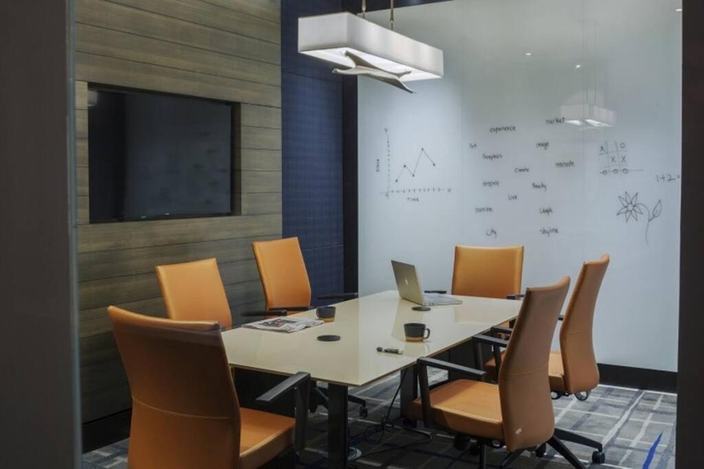 ארלינגטון Awesome 1 Bedroom Apt + Den At Crystal City With Gym מראה חיצוני תמונה